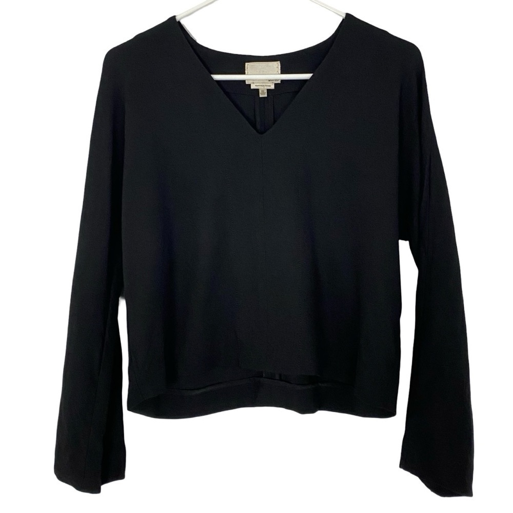 Aritzia Le Fou Wilfred Black Blouse Womens Size XS V Neck Long Sleeve Boxy Crop